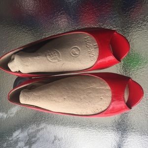 Red patent leather peep toe shoes 7